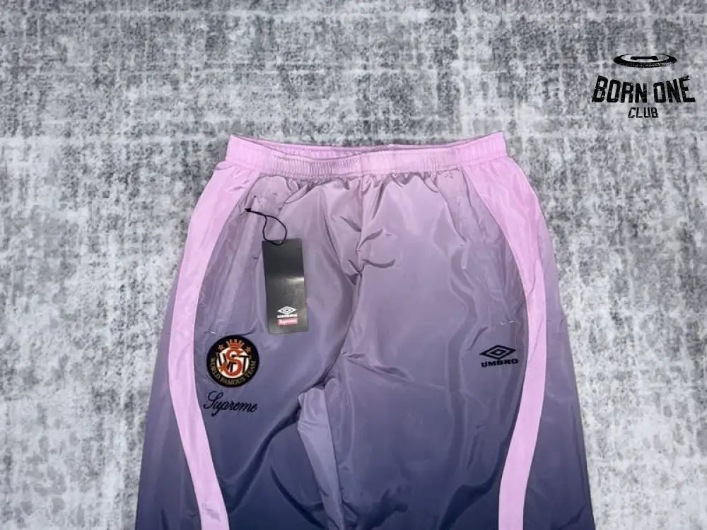 Conjunto Supreme x Umbro Gradient Track Pink