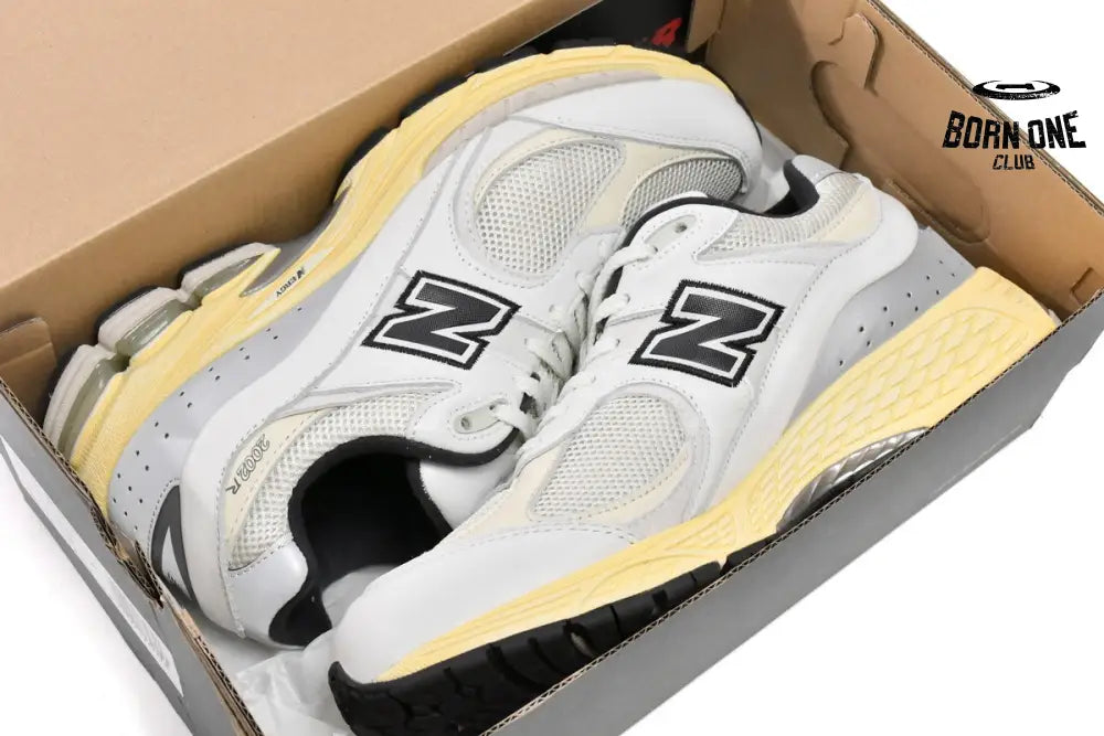 New Balance 2002R Thisisneverthat White ML2002RT