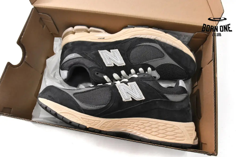 New Balance 2002R Black Dark Grey M2002RHO