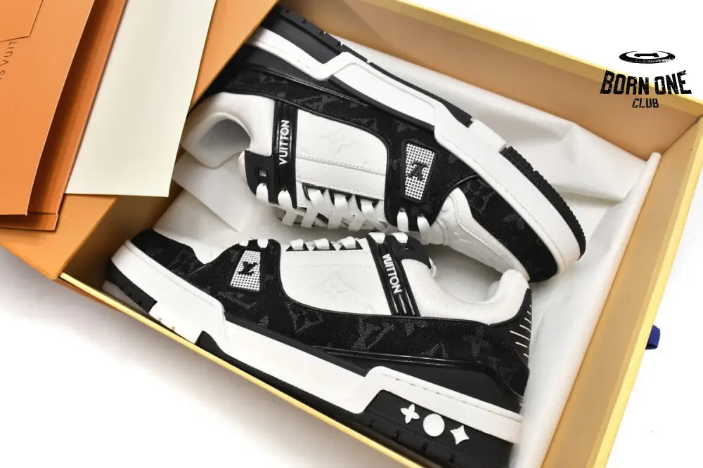 Louis Vuitton Trainer Black and White Cloth Cover VL1202