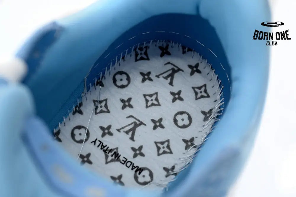 Louis Vuitton Trainer Blue Embossed Monogram 1AARFI