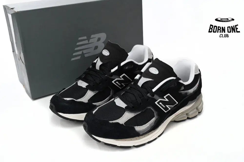 New Balance 2002R Protection Pack Black Grey M2002RDJ