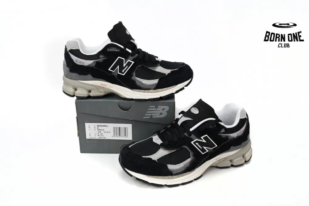 New Balance 2002R Protection Pack Black Grey M2002RDJ