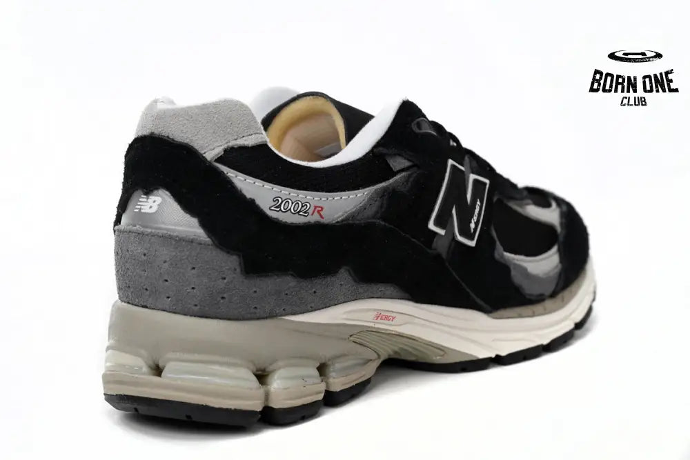 New Balance 2002R Protection Pack Black Grey M2002RDJ