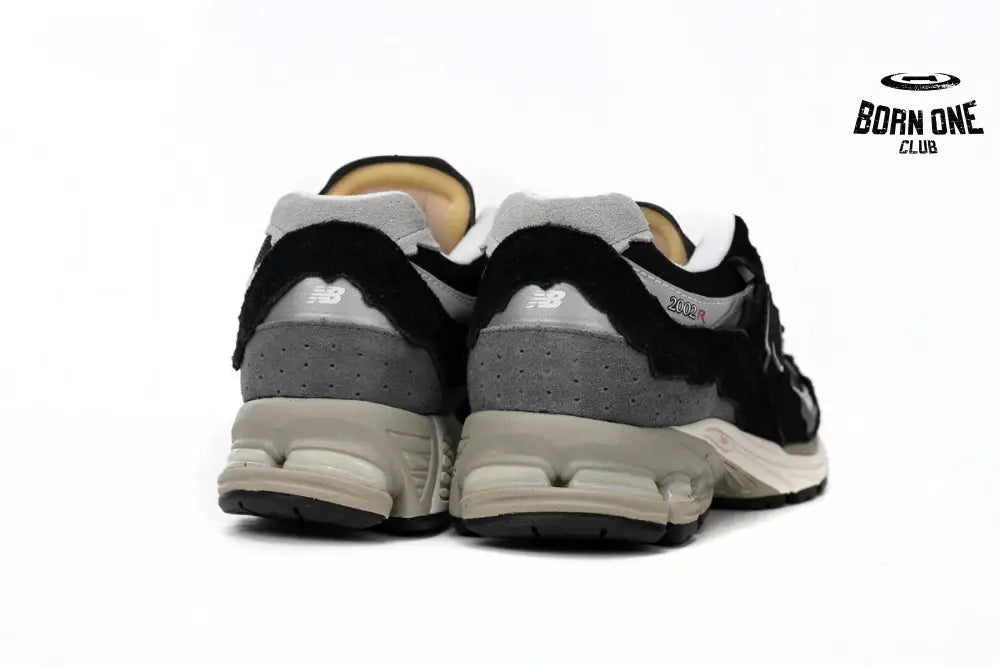 New Balance 2002R Protection Pack Black Grey M2002RDJ