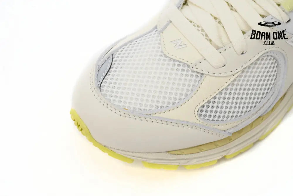 New Balance 2002R AURALEE White M2002RA1