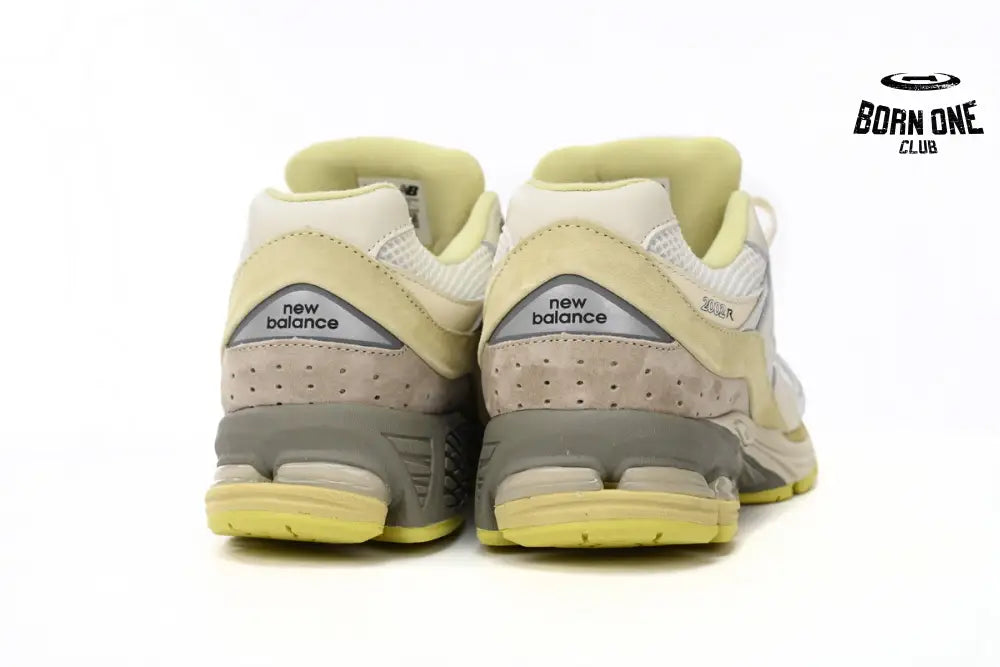New Balance 2002R AURALEE White M2002RA1