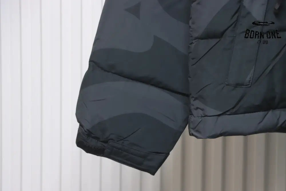The North Face x KAWS Retro 1996 Nuptse Jaqueta Black
