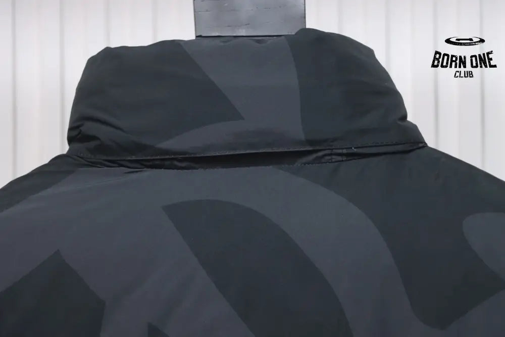 The North Face x KAWS Retro 1996 Nuptse Jaqueta Black