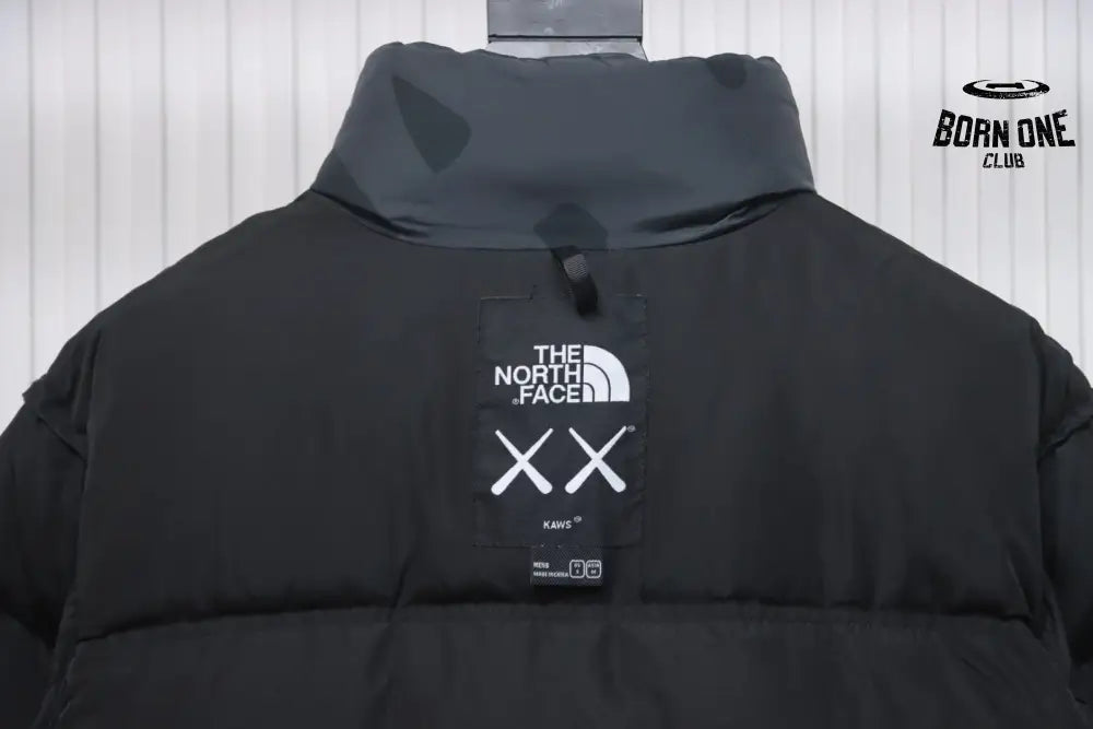 The North Face x KAWS Retro 1996 Nuptse Jaqueta Black