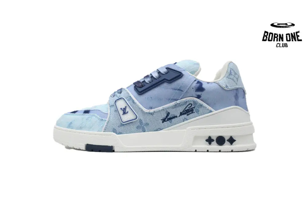 Louis Vuitton Trainer Sneaker Gradient Blue 1ACVNF