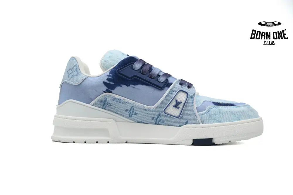 Louis Vuitton Trainer Sneaker Gradient Blue 1ACVNF