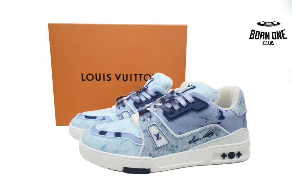 Louis Vuitton Trainer Sneaker Gradient Blue 1ACVNF