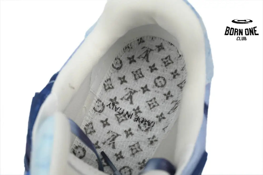 Louis Vuitton Trainer Sneaker Gradient Blue 1ACVNF