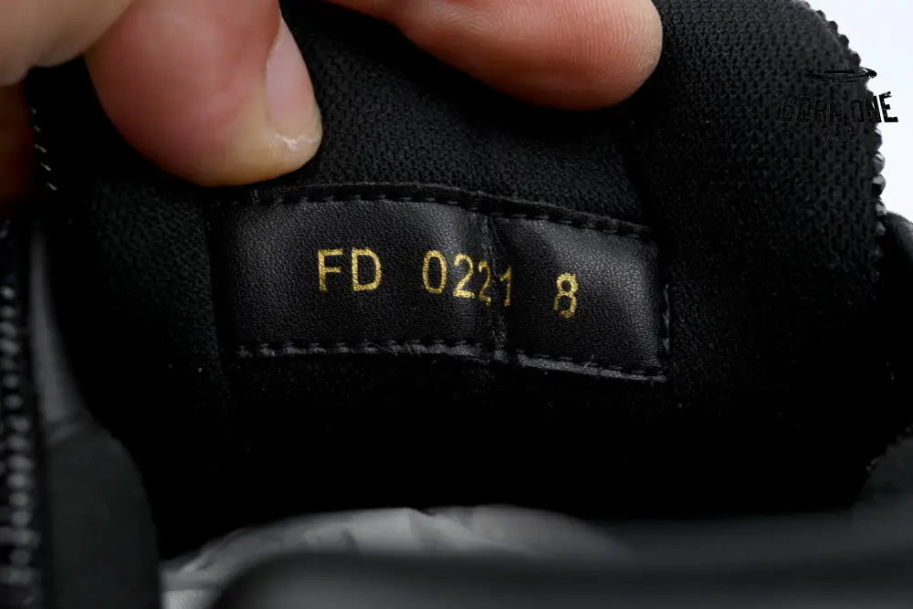 Louis Vuitton Trainer Full Black Diamond Sneakers
