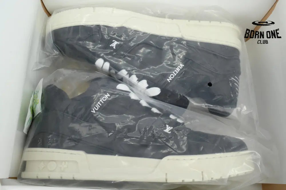 Louis Vuitton Trainer Black Skin And White Background