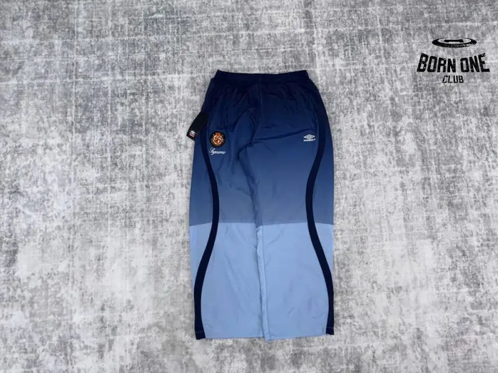 Conjunto Supreme x Umbro Gradient Track Navy