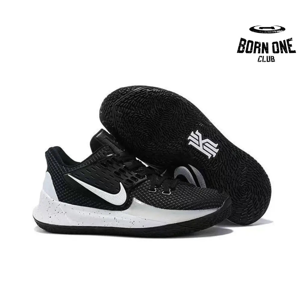 NIKE KYRIE 2 x black and white