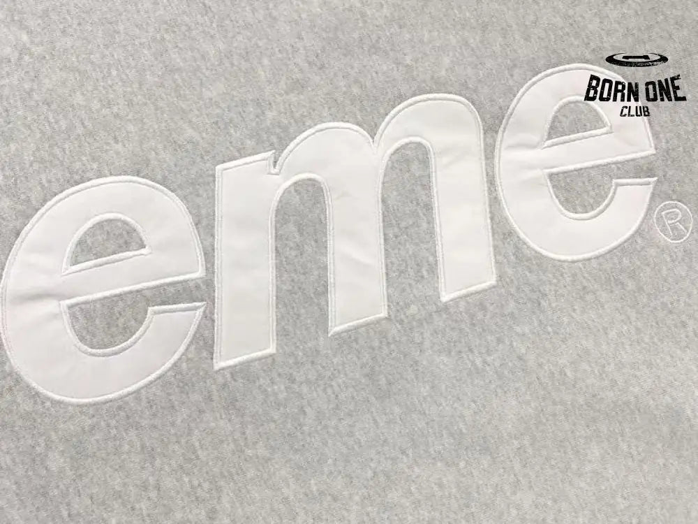 Moletom Supreme Satin Appliqué Cinza