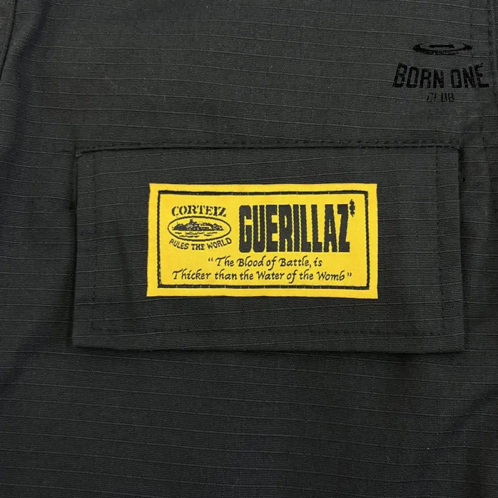 Shorts Cargo Corteiz Logo Preto