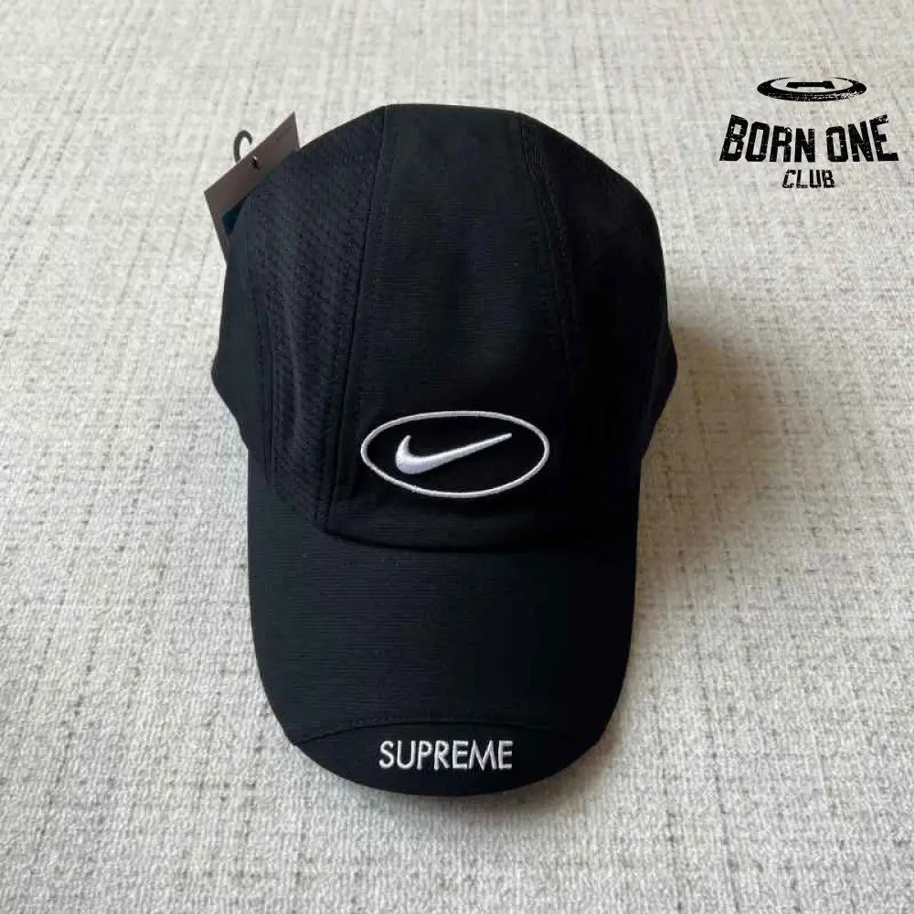 Boné Supreme x Nike Running Preto