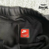 Calça Tech Fleece Nike x Syna