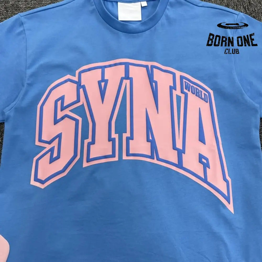 Camiseta Syna World College Azul Claro