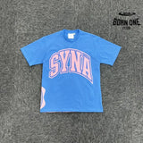 Camiseta Syna World College Azul Claro