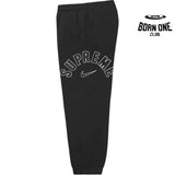 Calça Supreme x Nike Arc
