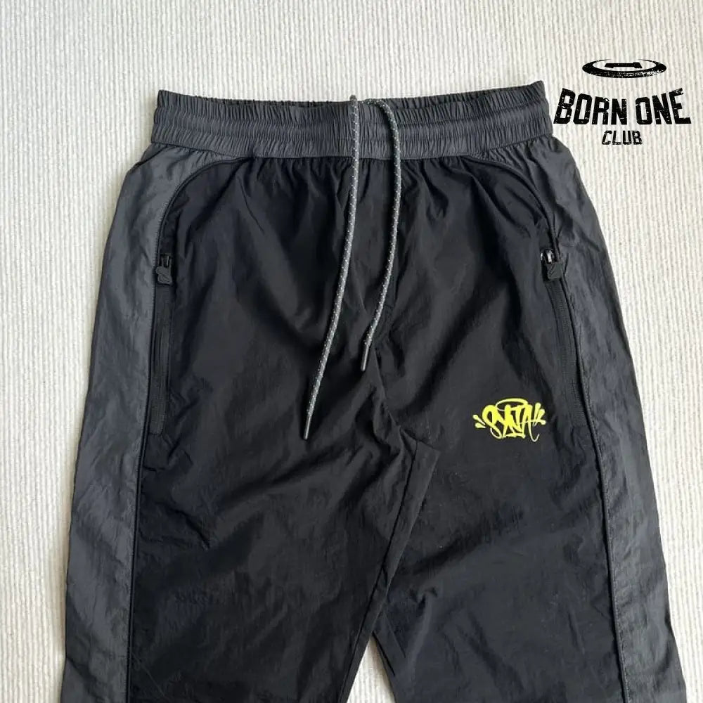 Conjunto Synaworld 'Syna Logo' Shell Preto/Cinza/Amarelo