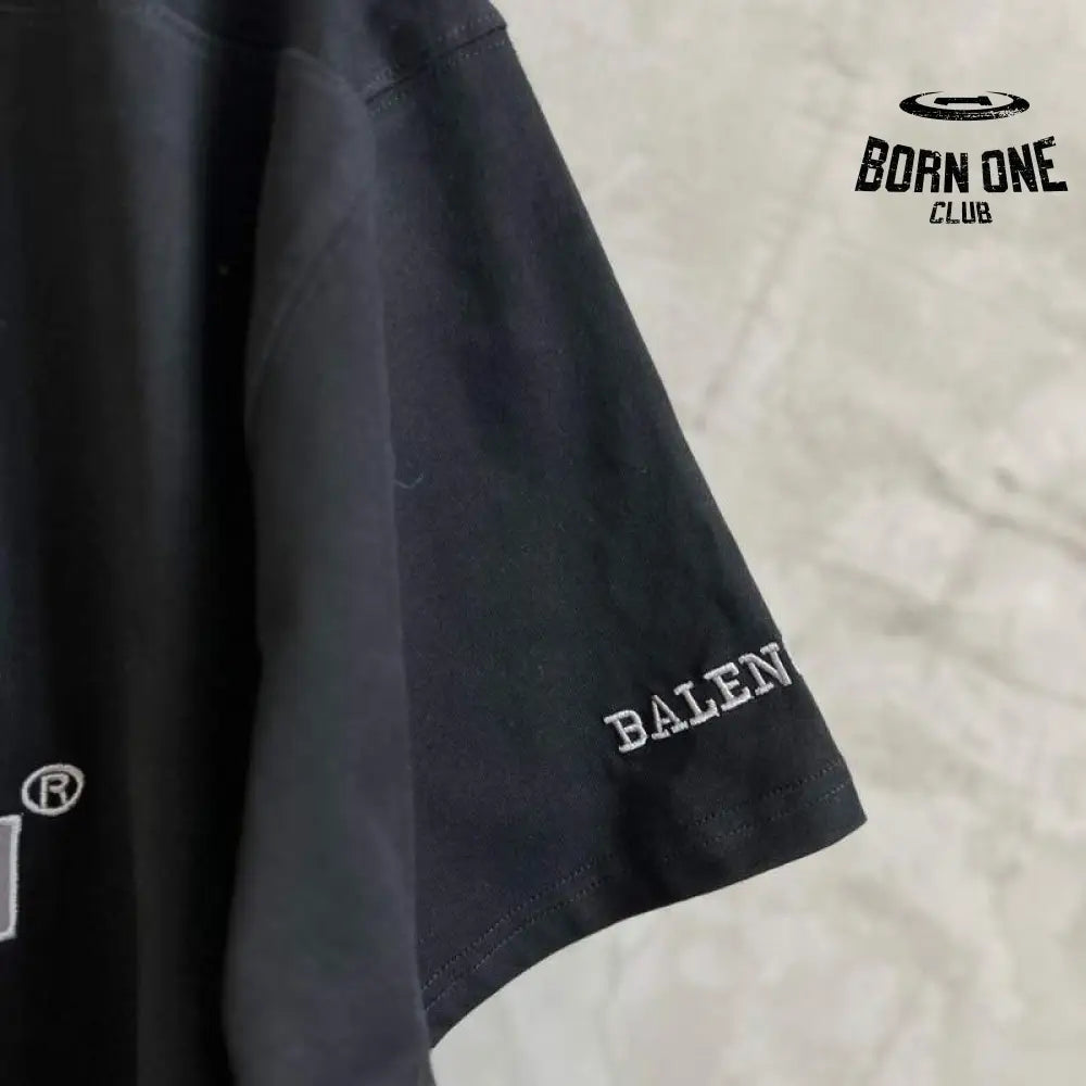 Camiseta Balenciaga Football V-neck Oversized Preta