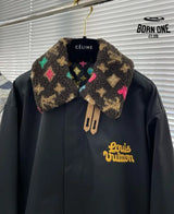 Jaqueta Louis Vuitton  Aviator Monogram Fleece Collar