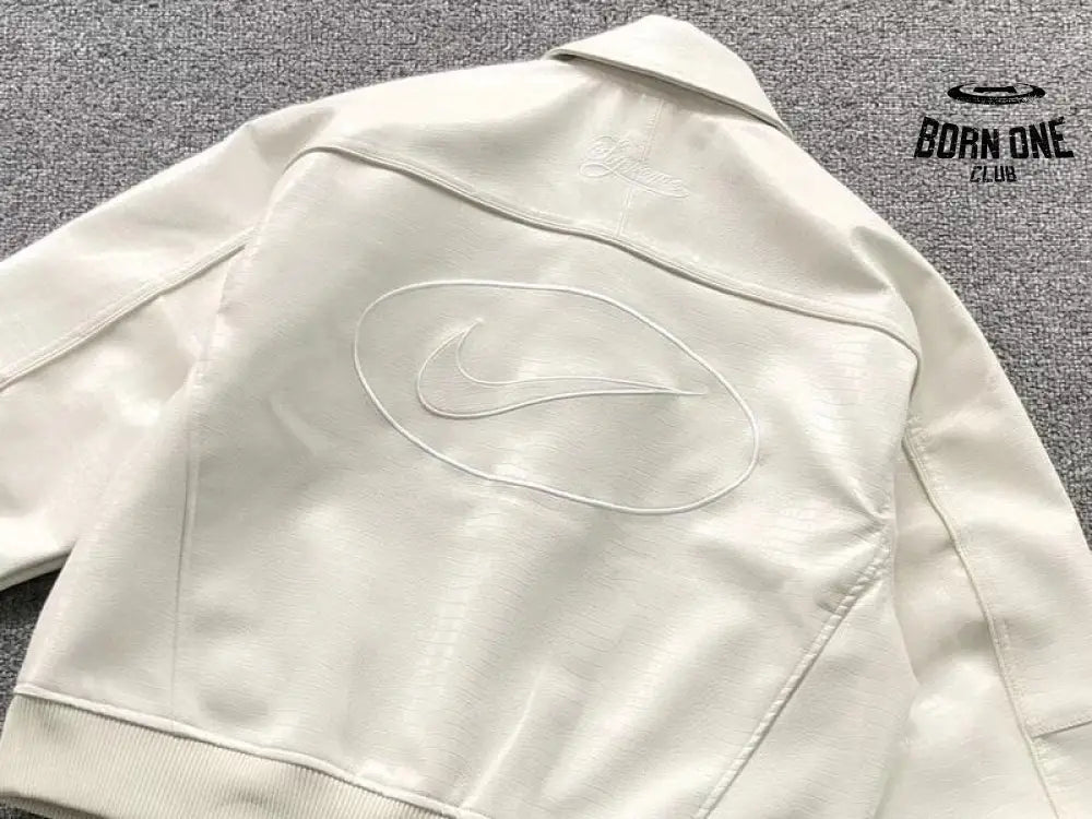 Jaqueta Supreme x Nike Varsity Branca