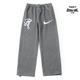 Calça Syna World x Nike Solo Swoosh Fleece Grey