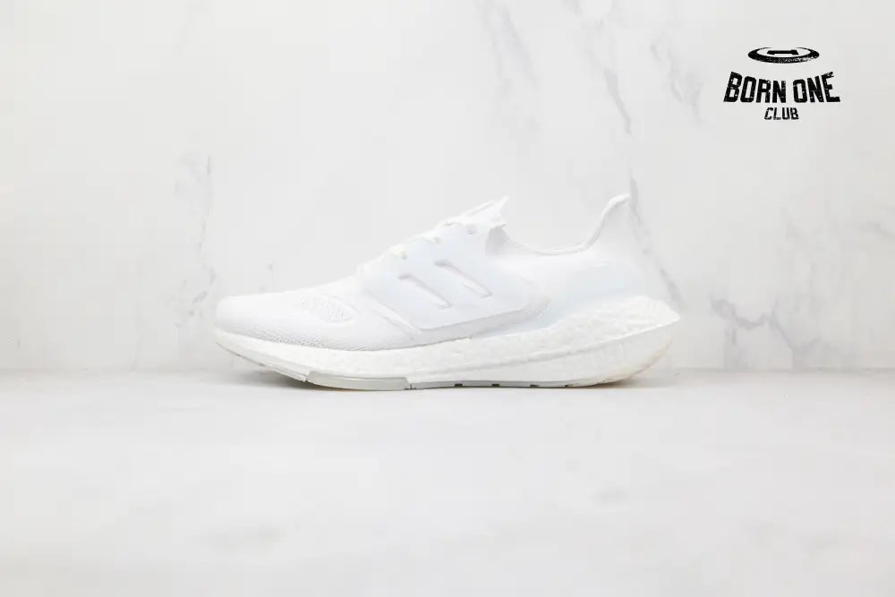 Adidas UltraBoost 22 Triple White Adidas Ultra Boost 22 Triple White