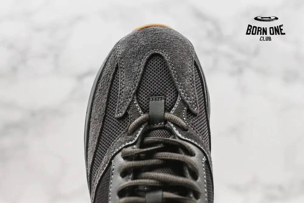 Adidas Yeezy Boost 700 Utility black Adidas Yeezy Boost 700 Utility black