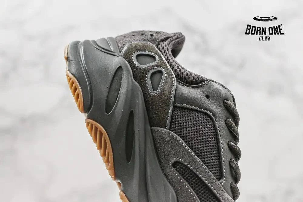 Adidas Yeezy Boost 700 Utility black Adidas Yeezy Boost 700 Utility black