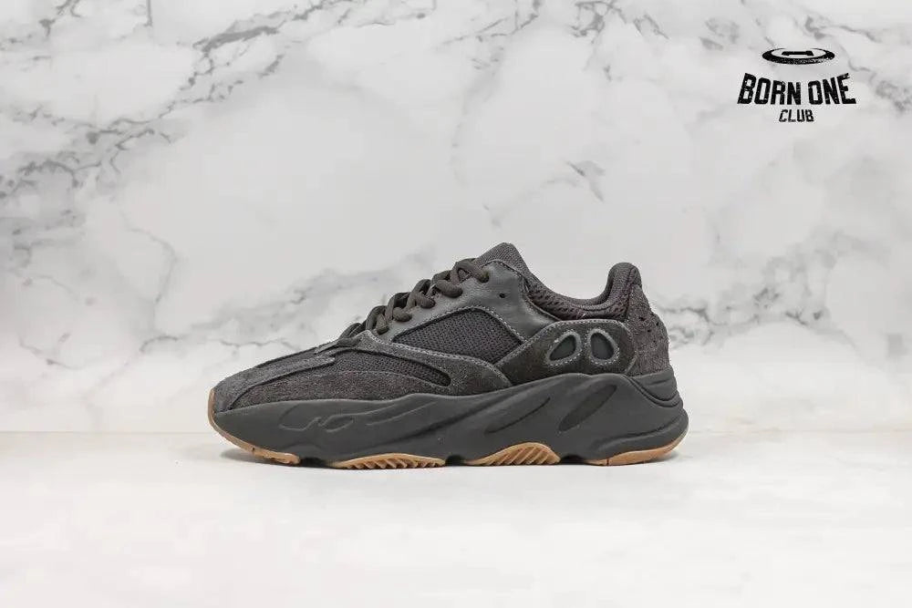 Adidas Yeezy Boost 700 Utility black Adidas Yeezy Boost 700 Utility black
