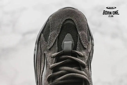 Adidas Yeezy Boost 700 Vanta Adidas Yeezy Boost 700 Vanta