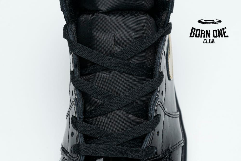 Air Jordan 1 Retro High Black Metallic Gold 555088-032