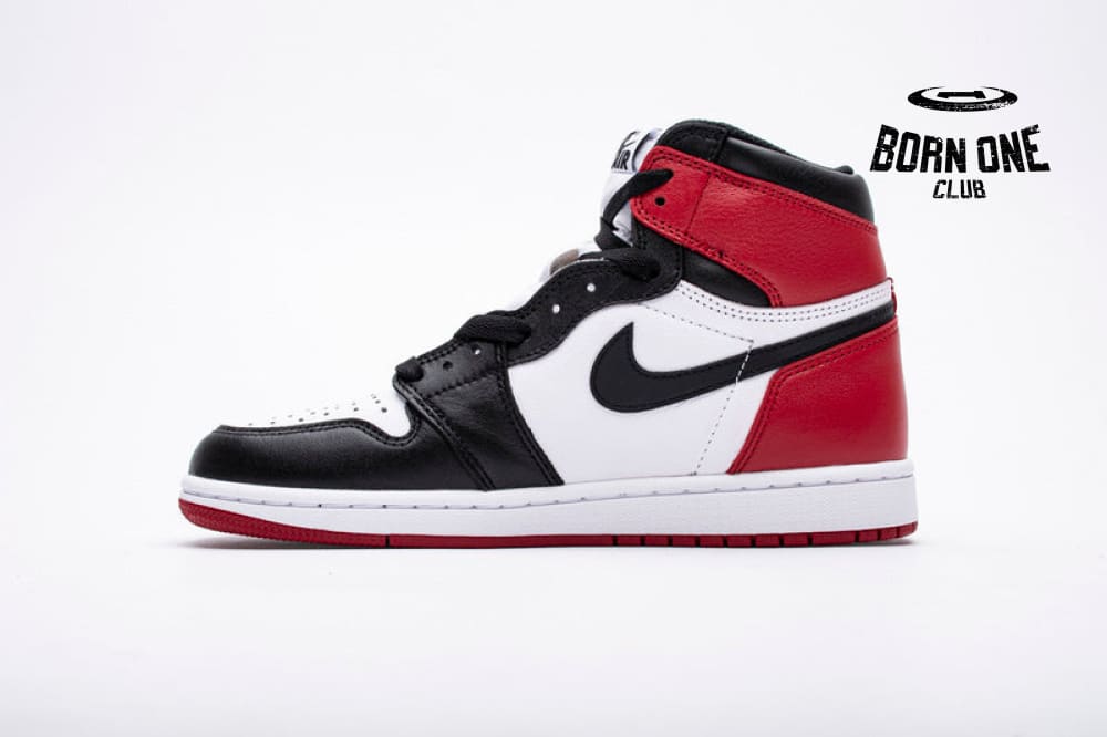Air Jordan 1 Retro High Black Toe 555088-125