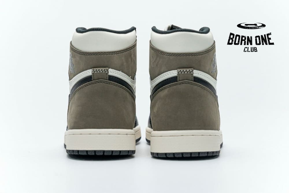 Air Jordan 1 Retro High Dark Mocha 555088-105