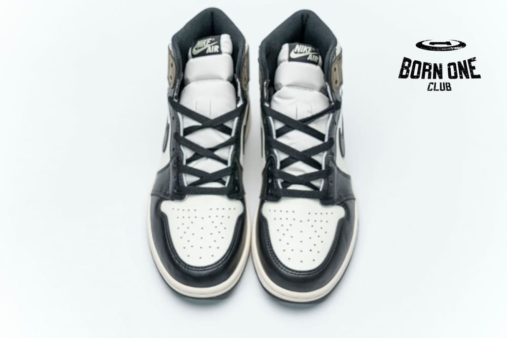 Air Jordan 1 Retro High Dark Mocha 555088-105