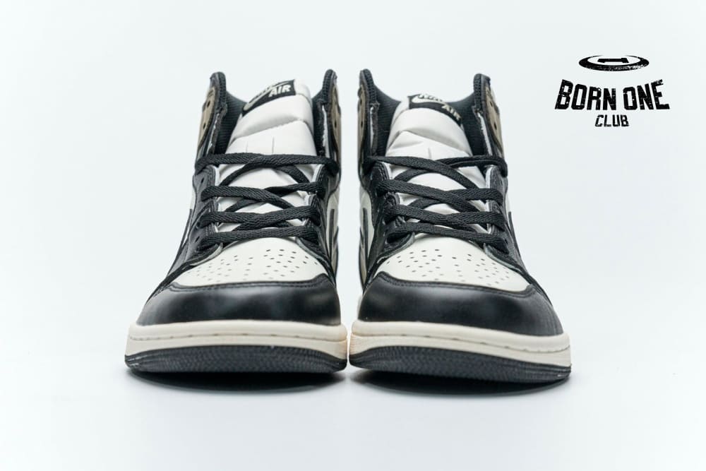 Air Jordan 1 Retro High Dark Mocha 555088-105