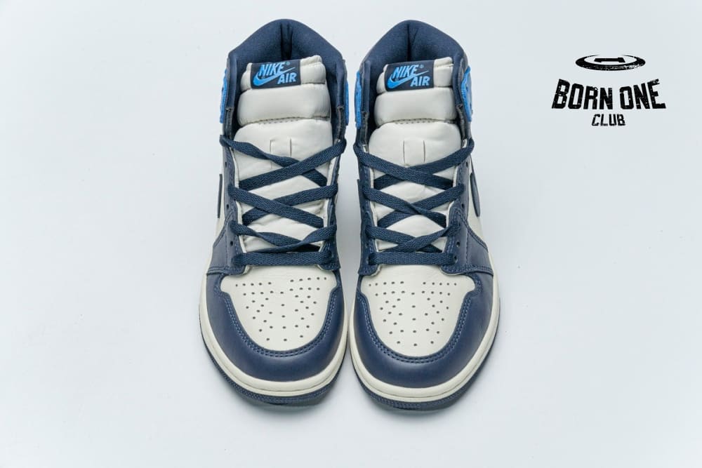 Air Jordan 1 Retro High Obsidian UNC 555088-140