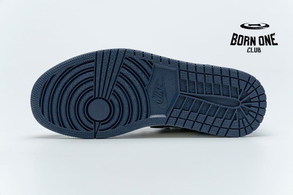 Air Jordan 1 Retro High Obsidian UNC 555088-140