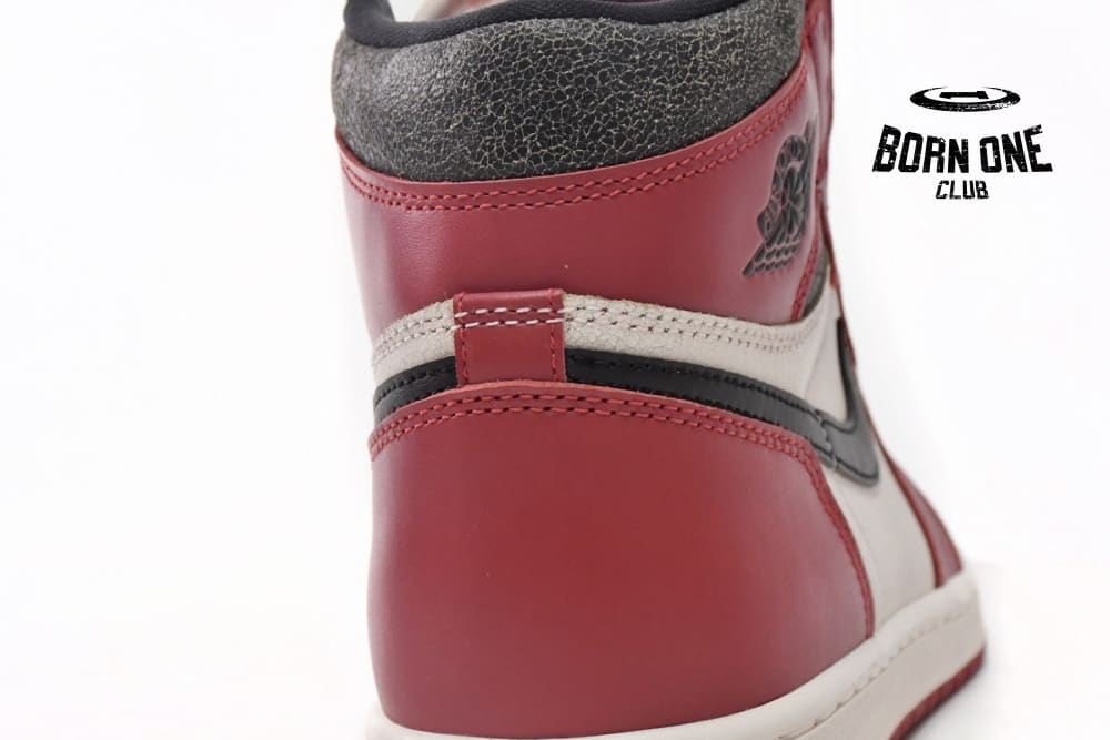 Air Jordan 1 Retro High OG Chicago Lost and Found DZ5485-612