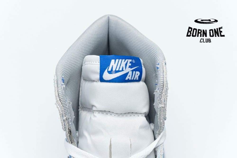 Air Jordan 1 Retro High OG Hyper Royal 555088-402