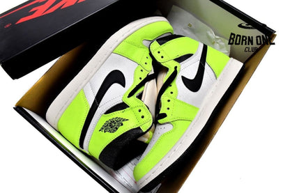 Air Jordan 1 Retro High OG Visionaire 555088-702