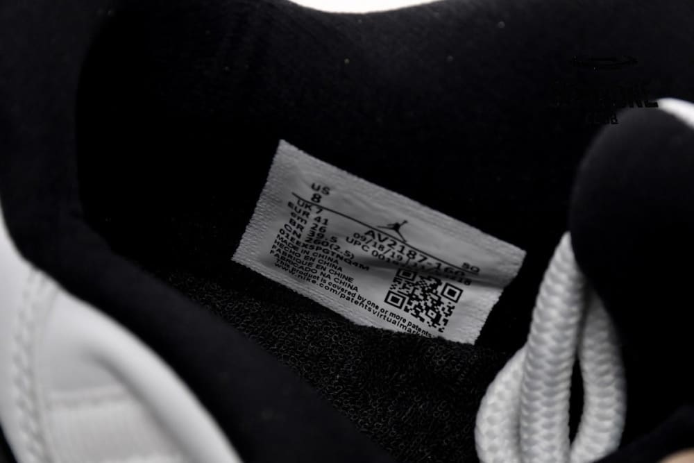 Air Jordan 11 Retro Low Concord Bred AV2187-160